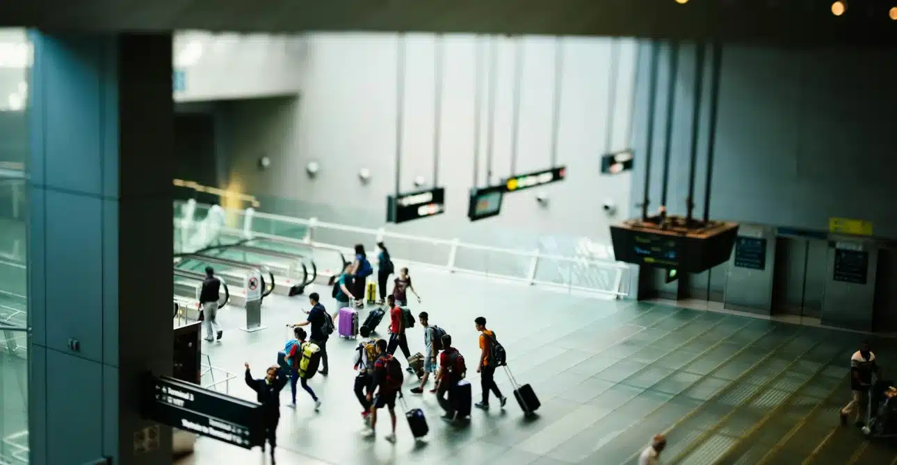 Cheaper Flight Tickets Booking for Budget Travelers 2 Cheaper Flight Tickets Booking for Budget Travelers