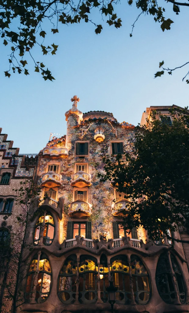 Activities in Spain for Tourists: Top Experiences Can't Miss 3 Casa Batlló, Passeig de Gràcia, Barcelona, Spain