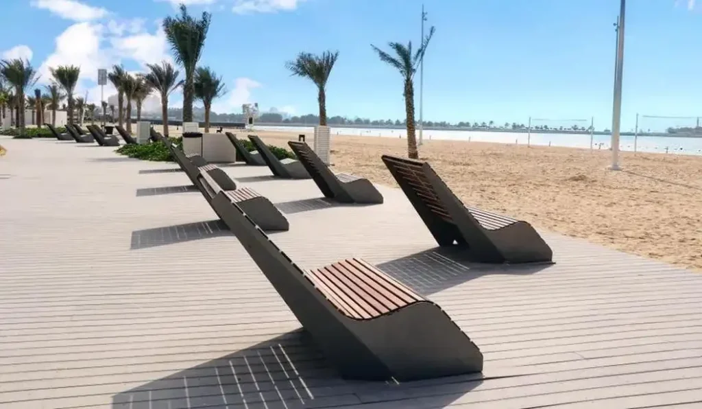 al-bahar-at-the-corniche