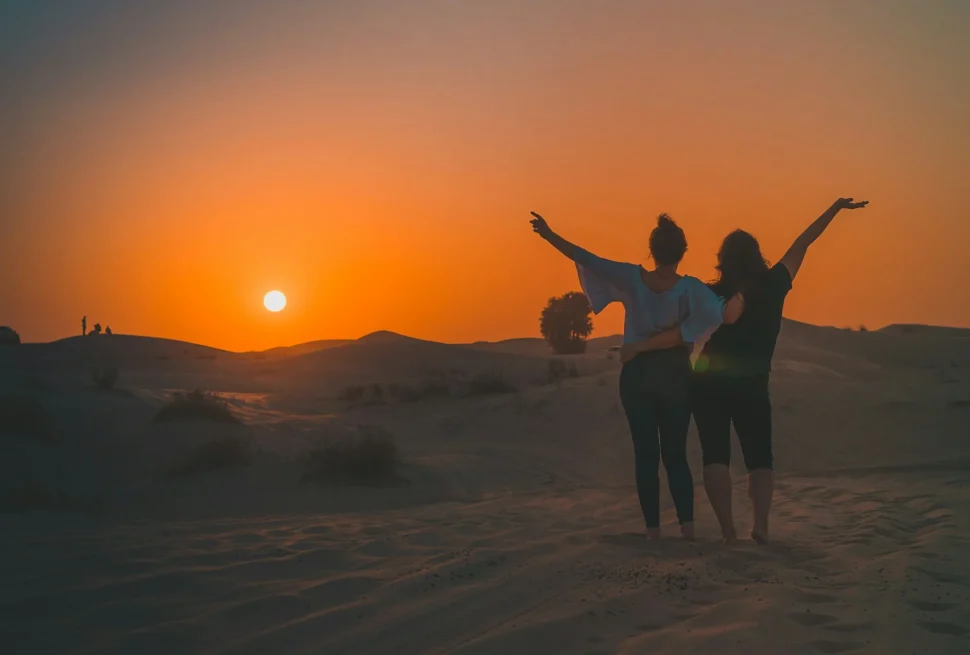 what time is the sunset in dubai