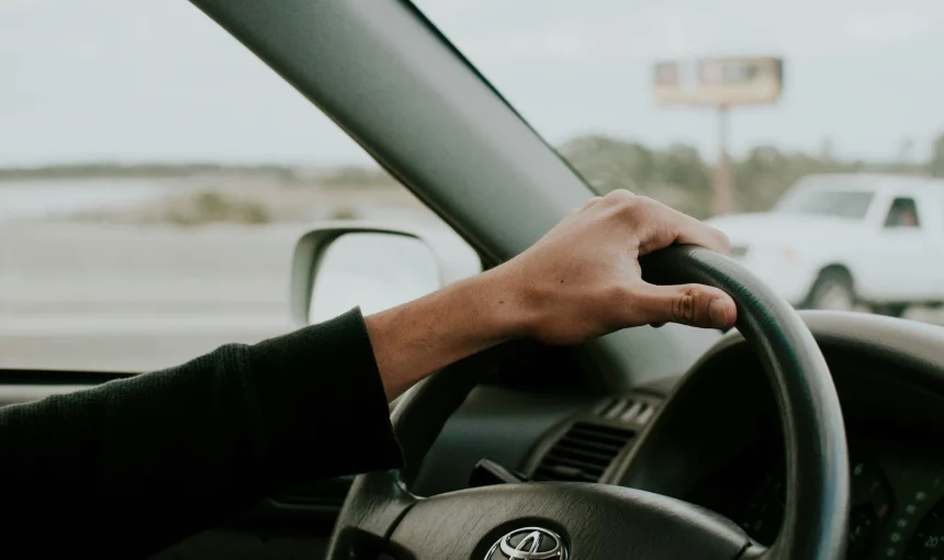 hire a taxi with a driver in dubai