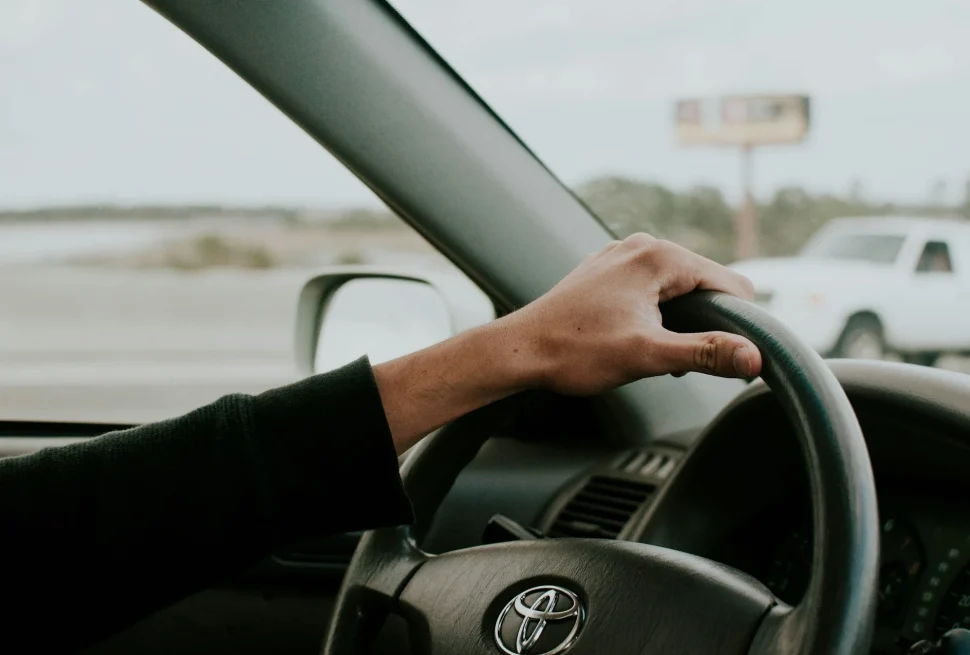 hire a taxi with a driver in dubai