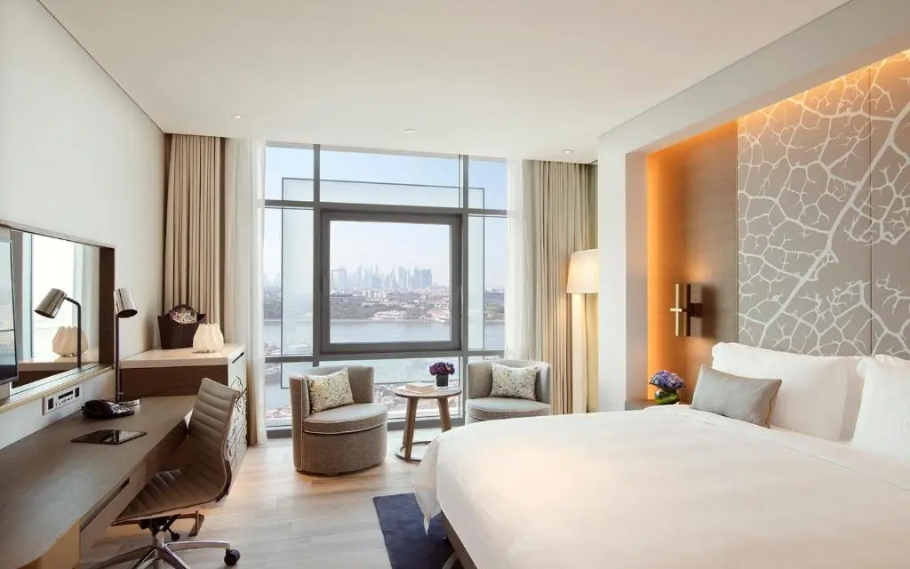 Al Bandar Rotana Dubai Creek: Luxury Stay in Heart of Dubai 3 Al Bandar Rotana Dubai Creek bedroom