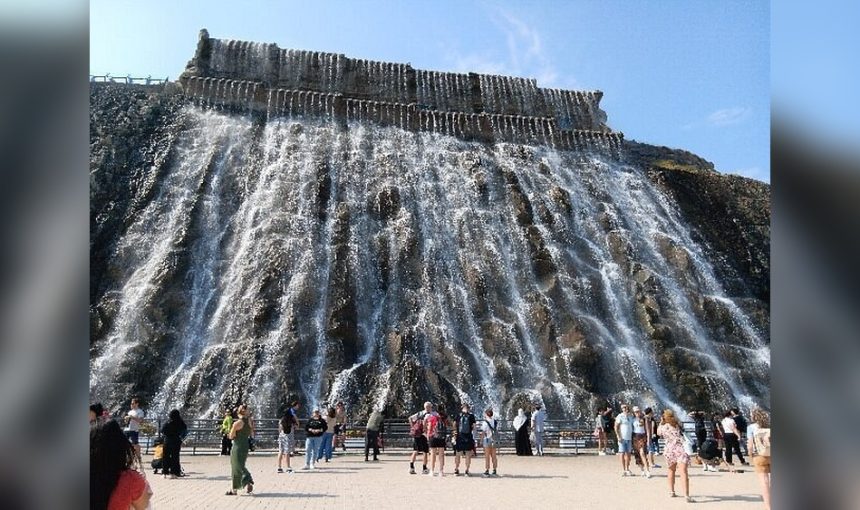 Khorfakkan Waterfalls in Sharjah 1 Khorfakkan Waterfalls