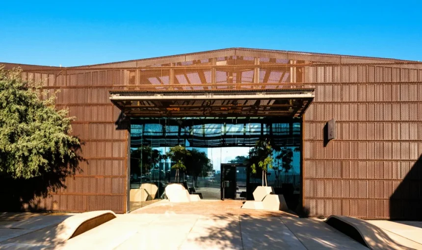 421 Arts Campus Abu Dhabi: Opening Hours, Exhibitions and Visitor Guide 1 421 Arts Campus