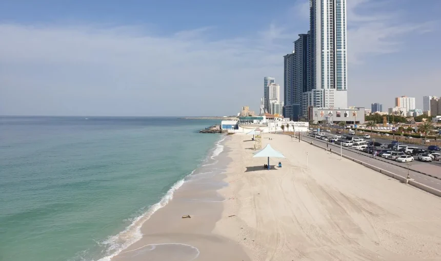 Ajman Corniche: Pantai, Hotel, Makanan, dan Aktivitas yang Dapat Dilakukan 1 Ajman Corniche beach