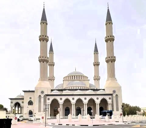 Al Farooq Omar Bin Al Khattab Mosque: A Visitor's Guide to Dubai's Blue Mosque 1 Al Farooq Omar Bin Al Khattab Mosque: A Visitor’s Guide to Dubai’s Blue Mosque