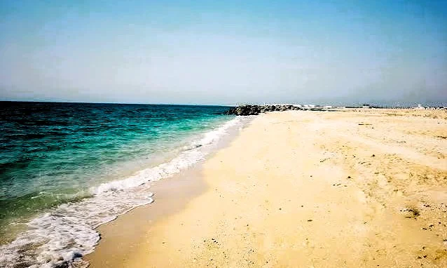 Beaches in Umm Al Quwain: Best Spots, Resorts and Tips 2 Beaches in Umm Al Quwain for swimming