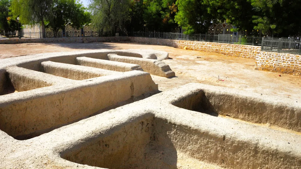 Hili Archaeological Park: A Guide to Bronze Age Ruins 3 Hili Archaeological Park AL AIN