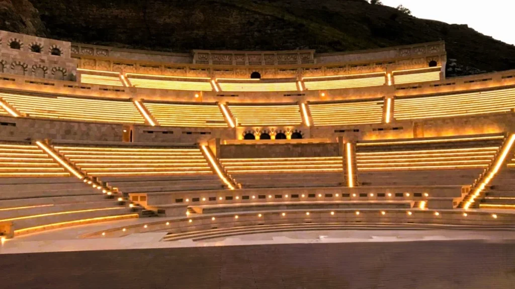Khorfakkan Amphitheatre in Sharjah: Events, Waterfall and Visitor Tips 3 Khorfakkan Amphitheatre