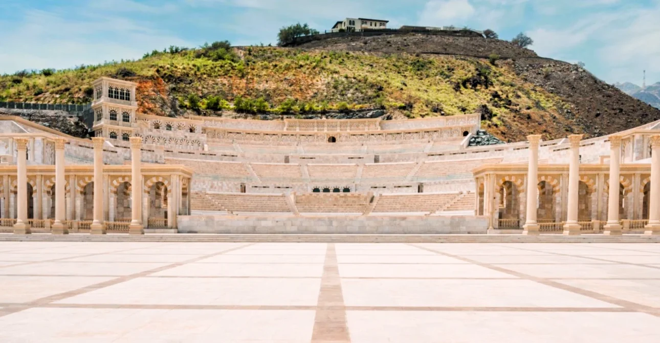 Khorfakkan Amphitheatre in Sharjah: Events, Waterfall and Visitor Tips 8 Khorfakkan Amphitheatre in Sharjah: Events, Waterfall and Visitor Tips