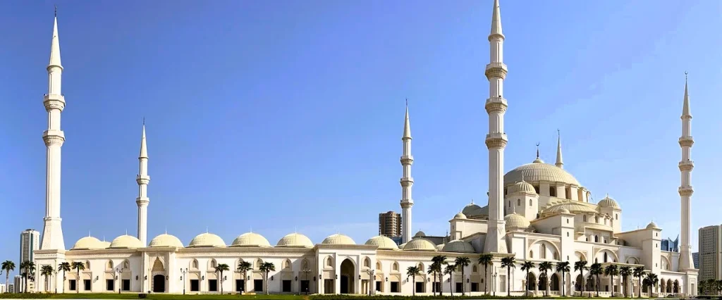 Masjid Sheikh Zayed Fujairah: Jam Buka, Tiket Masuk, dan Panduan Kunjungan 3 Masjid Sheikh Zayed Fujairah UEA