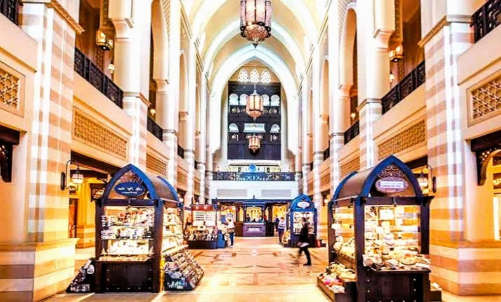 Souk Al Bahar Dubai: Shops, Dining and Fountain Views 2 Souk Al Bahar shops