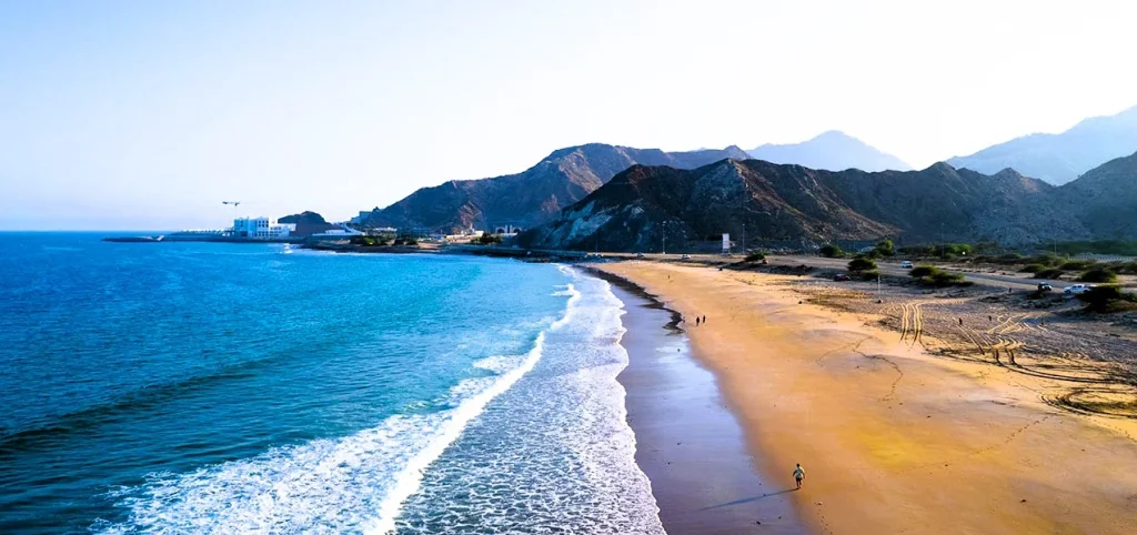 Beaches in Fujairah: Best Public Beaches, Snorkelling Spots and Tips 2 beaches in fujairah uae