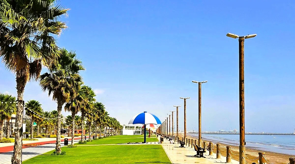 Umbrella Beach Fujairah: Things to Do, Restaurants and Visitor Tips 4 Umbrella Beach Fujairah: Things to Do, Restaurants and Visitor Tips